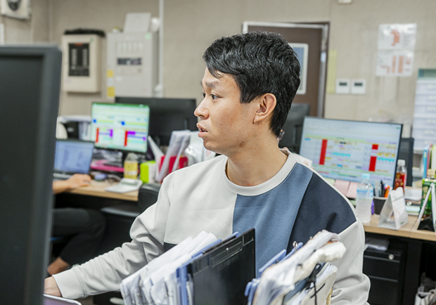 業務管理部 調達課