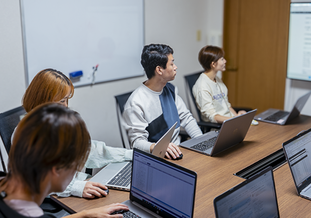 業務管理部 調達課